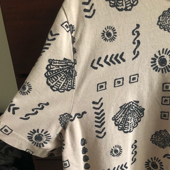 Seashell Tee - Picture 2 of 3